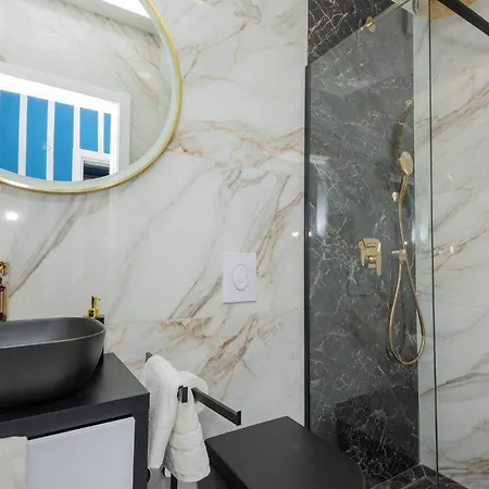 1 Bedroom Amazing In Makarska